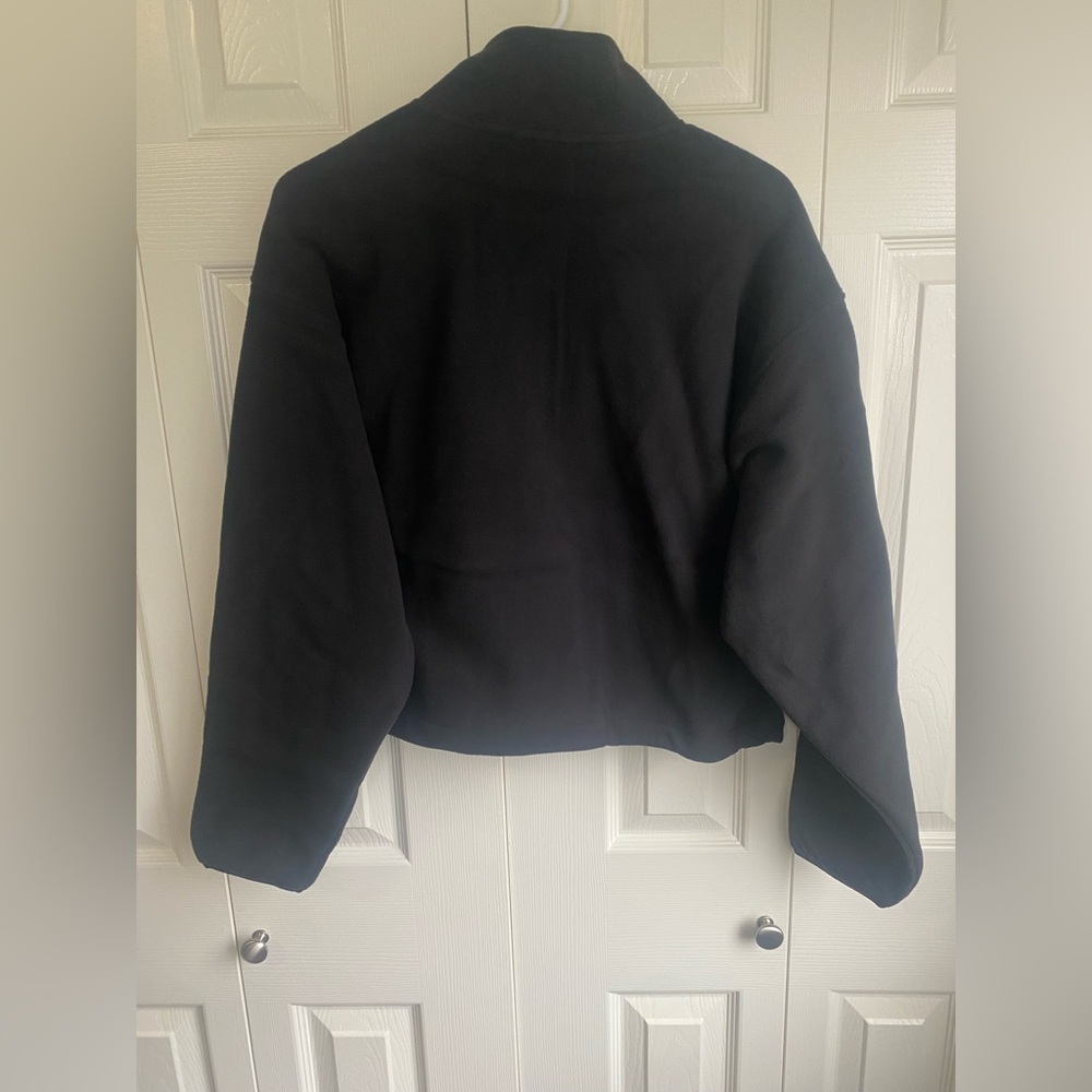 New Aritzia Black "Lena" TNA Cropped 1/2 Half-zip Fleece Sweater in size M - Picture 7 of 11